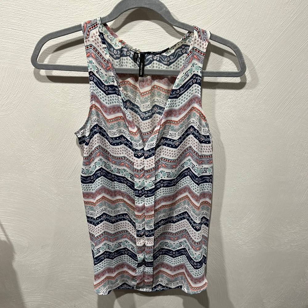 Maurice’s tank top size small